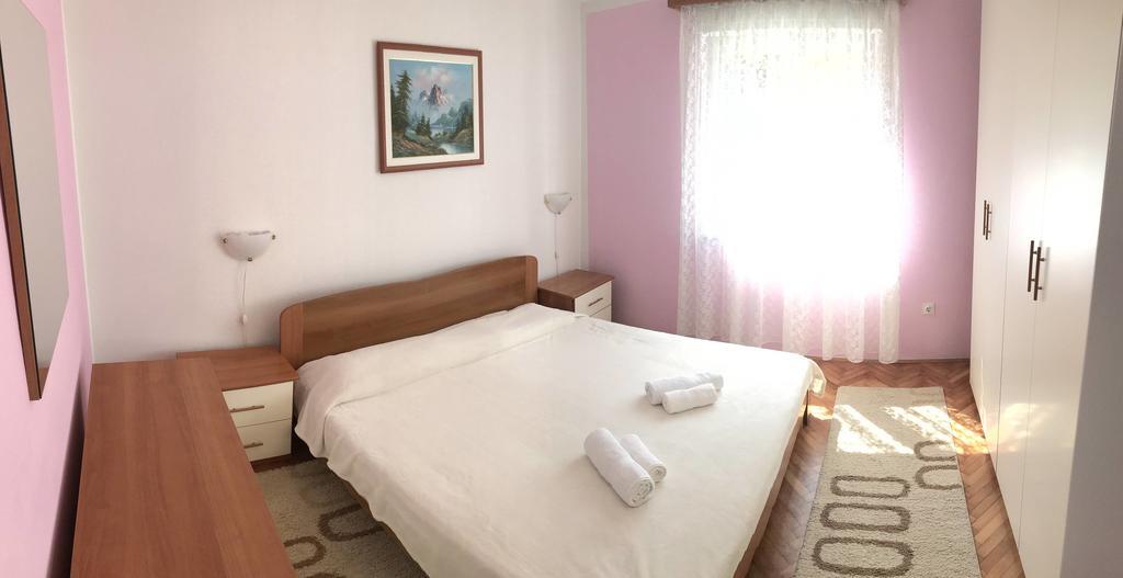 Luka Apartment Pula Exterior photo